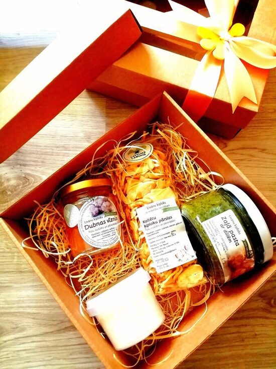 Komplekts "Gaišus svētkus", Nr. 2 (kartona kastītē)